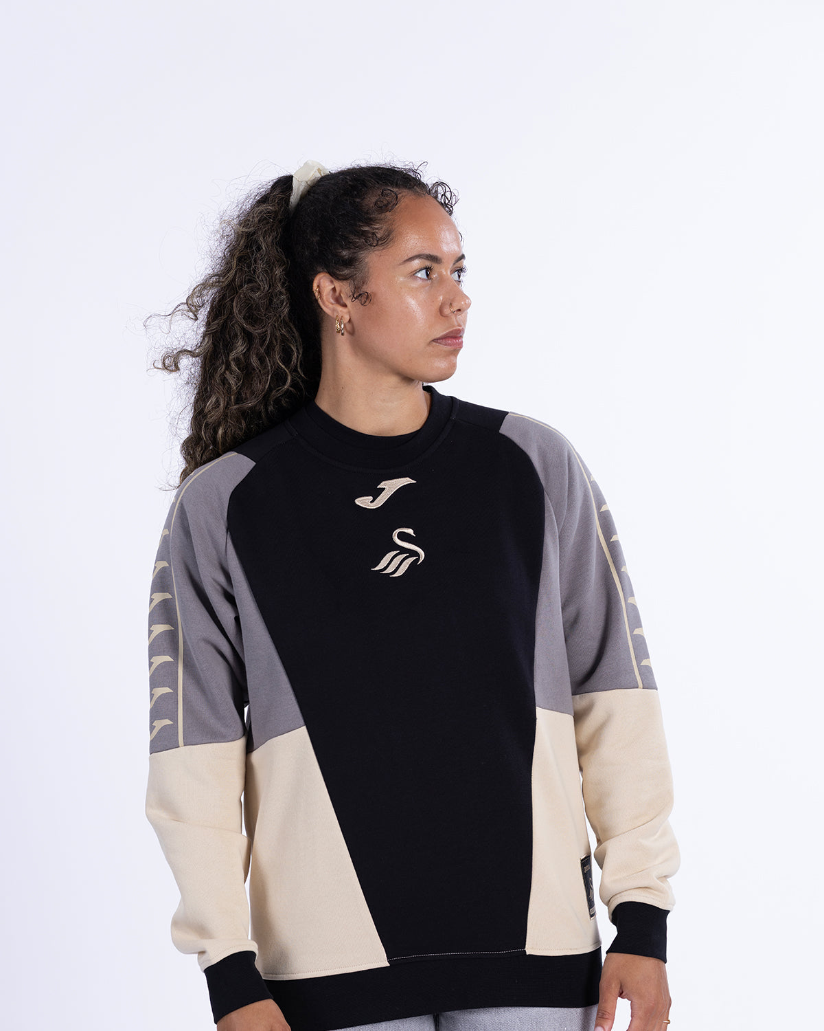 Travel Sweater 2026/27 - Black/Wood Ash