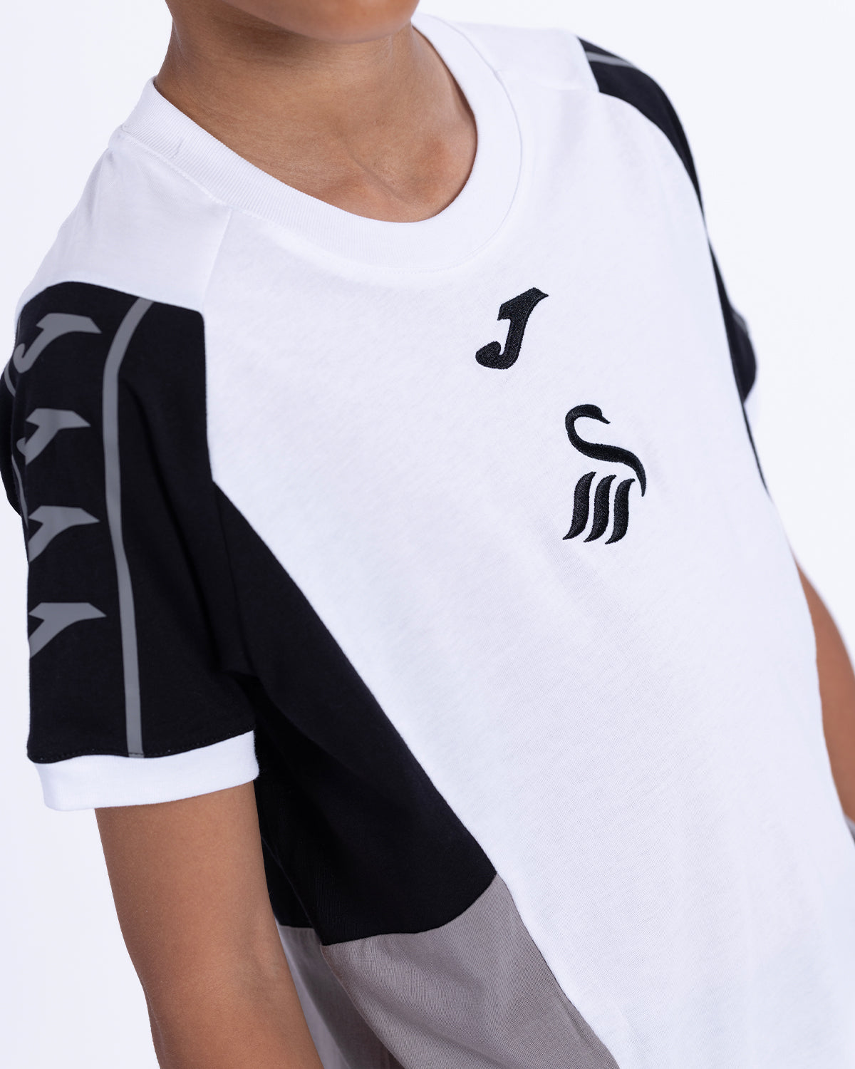 Junior Travel T-Shirt 2026/27 - White