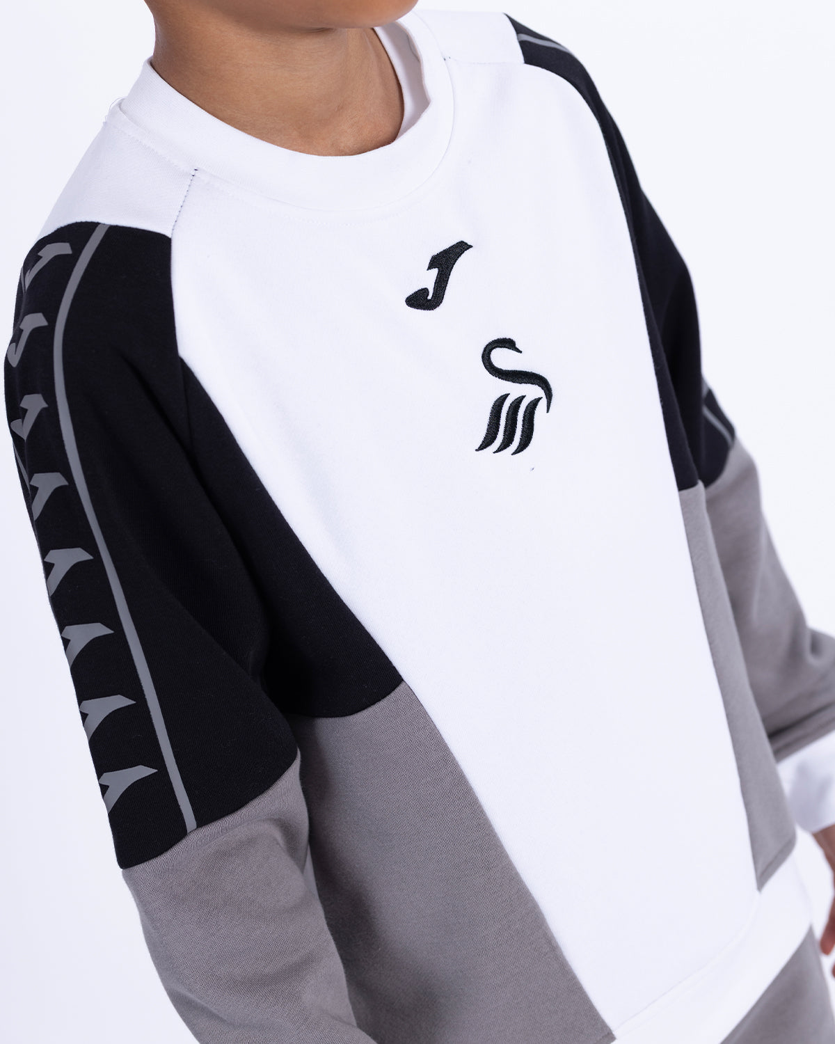 Junior Travel Sweater 2026/27 - White