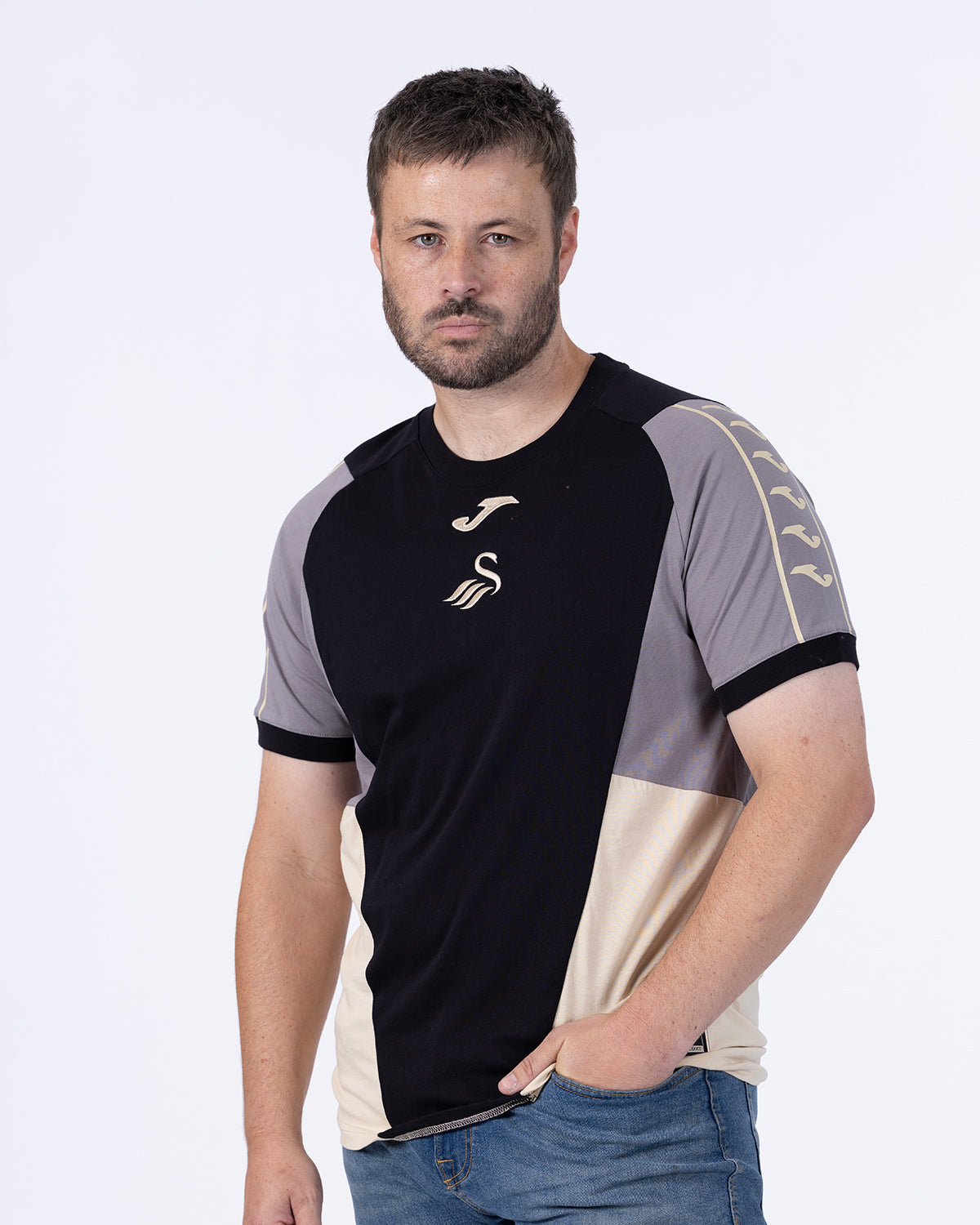 Travel T-Shirt 2026/27 - Black/Wood Ash