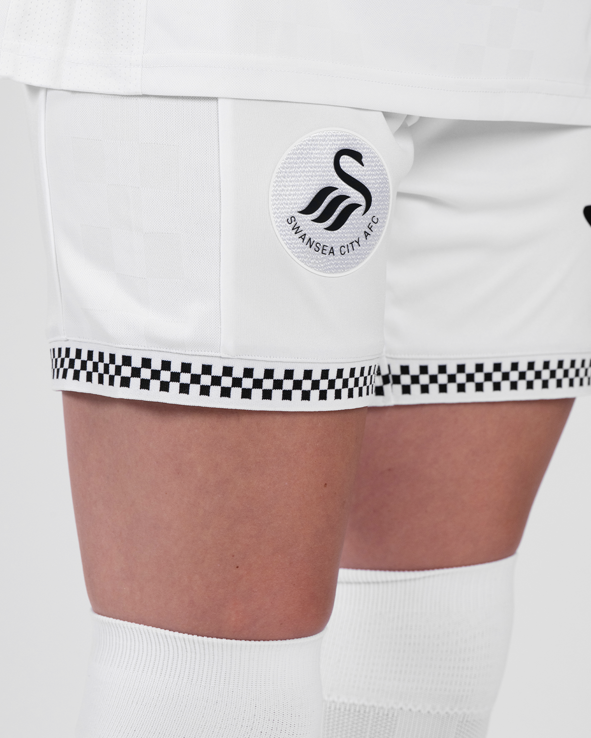 Junior Home Shorts 2025/26