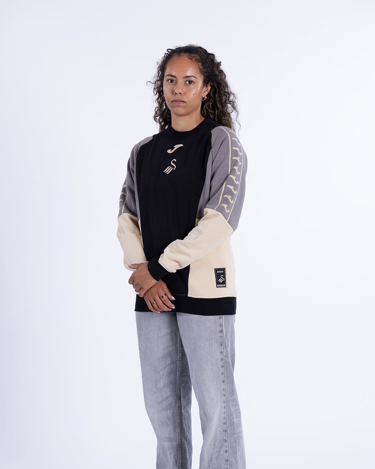 Travel Sweater 2026/27 - Black/Wood Ash