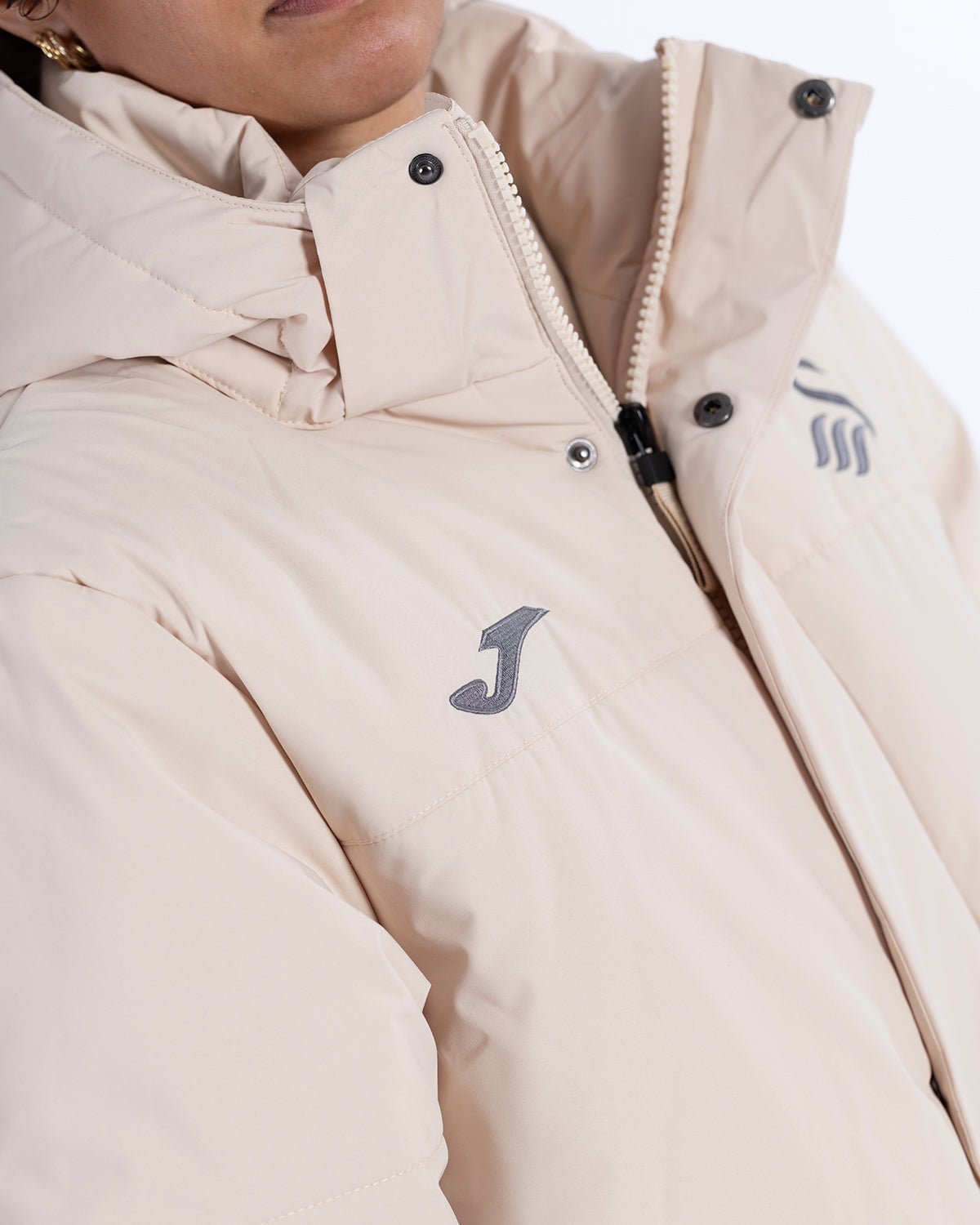 Travel Anorak 2026/27 - Wood Ash